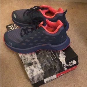 North face shoes. Never worn. Size 6